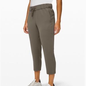 LULULEMON Off the Fly Crop Pants